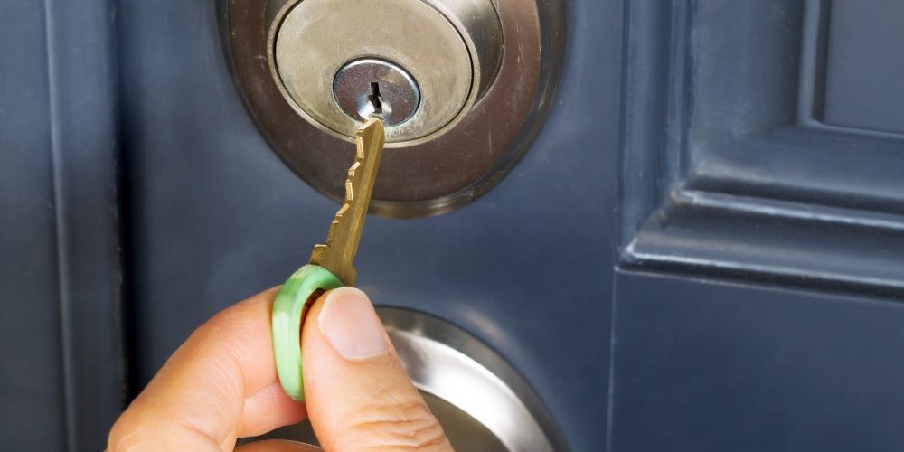 How a residential locksmith can increase the security of your home