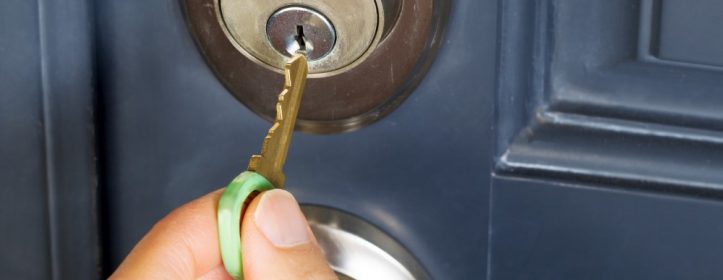 How a residential locksmith can increase the security of your home
